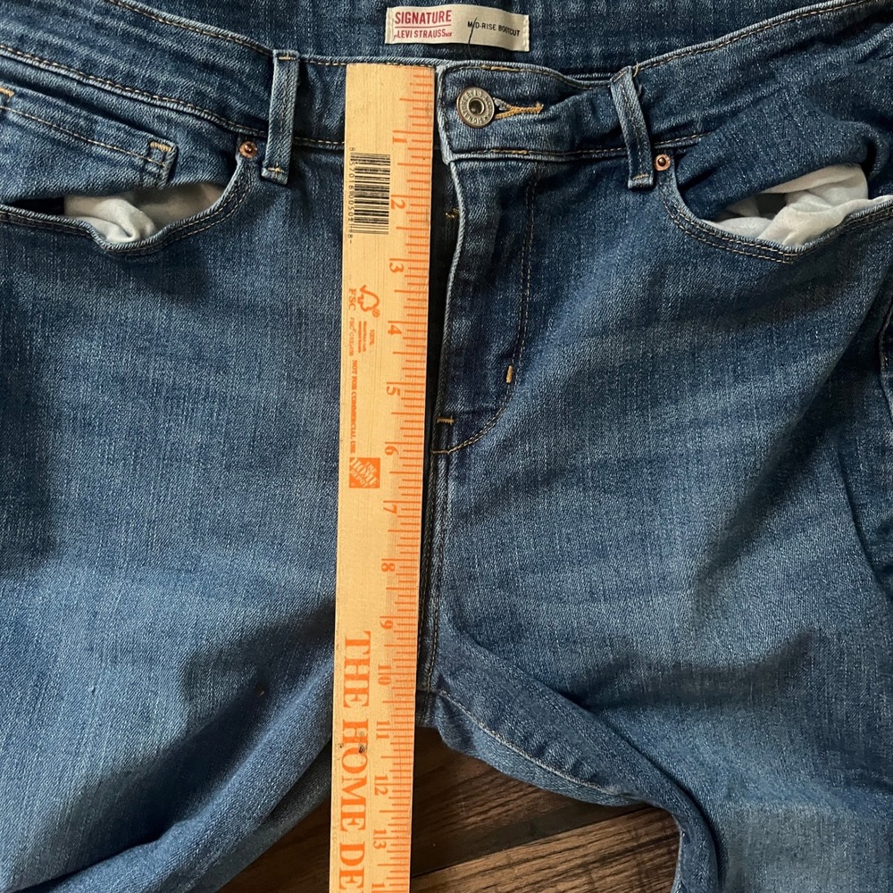 Levis Classic Boot Cut Jeans Women's Size 14 Medium Wash Blue Mid-Rise Stretch - Picture 6 of 9